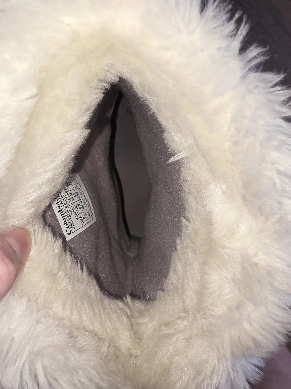 0001 Columbia Women's Cream Faux-Fur Winter Boots